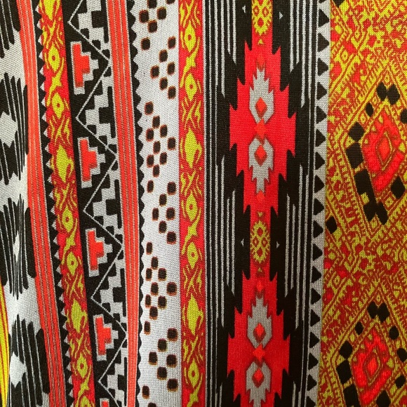 Cute multicolored patterned dress. Pockets!! EUC - Picture 8 of 14